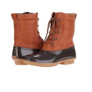 New in Box Women’s Sporto Duck boots, Size 7